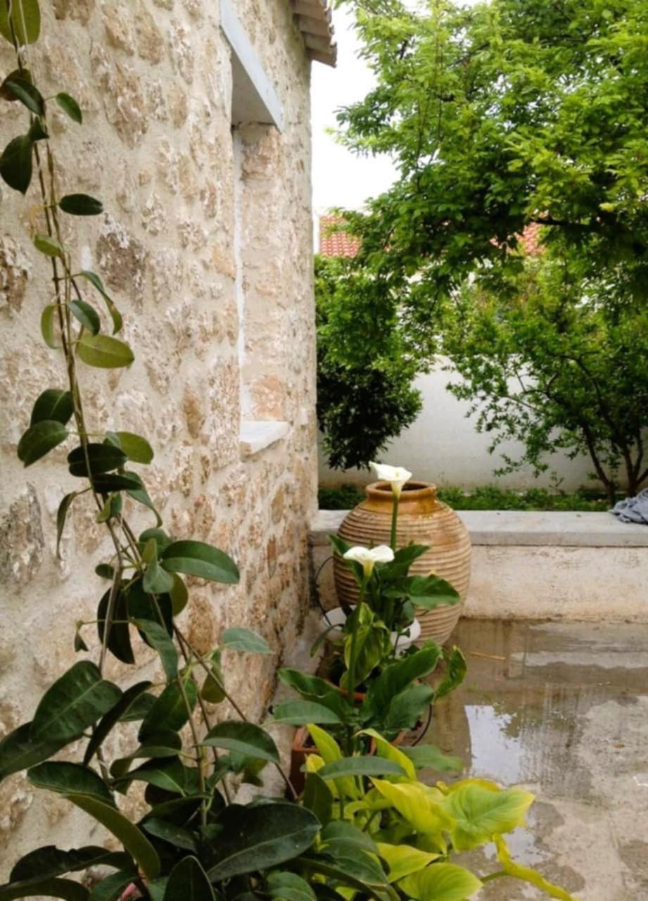 Aνεξάρτητη Παραδοσιακή Πέτρινη Κατοικία Korinth Exterior foto